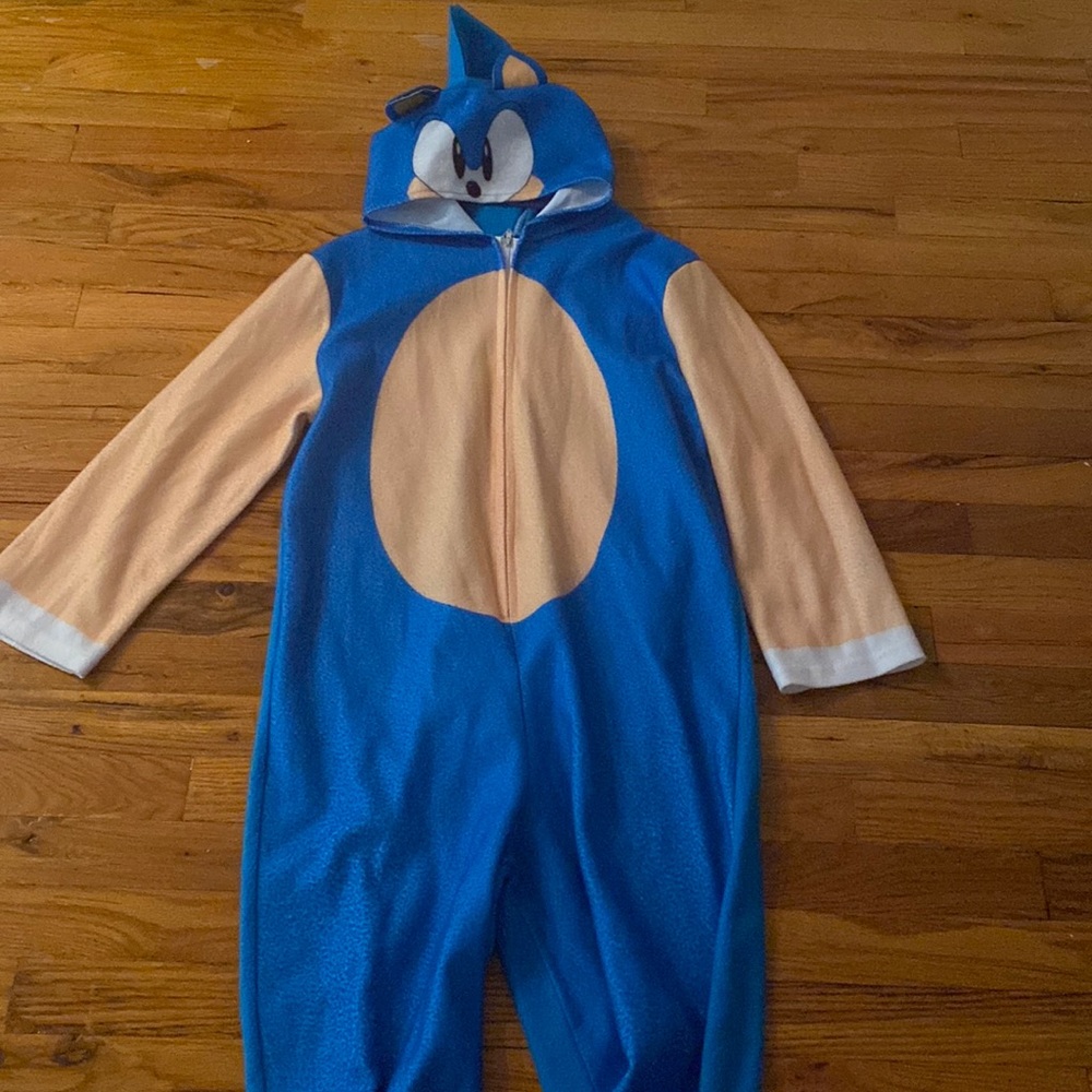 Boys sonic costume size large